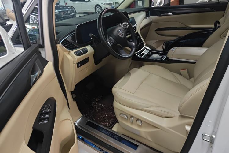 Used Buick GL8 2022 ES Landtrek 653T Luxury Edition
