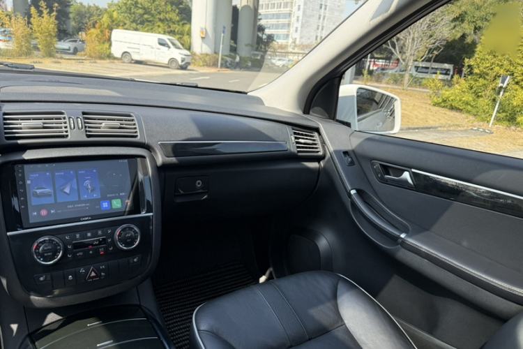 Used Mercedes-Benz R-Class 2017 R 320 4MATIC Business Edition Prestige Model