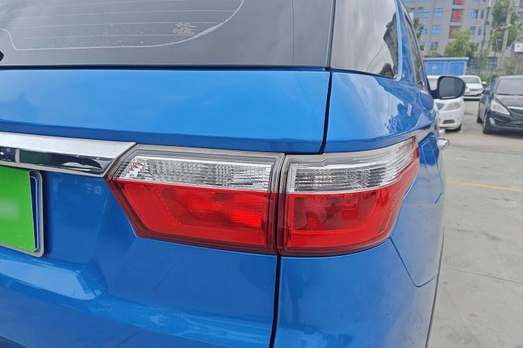 Used Dongfeng Fengon S560 2018 1.8L Manual Urban Model 7 Seats