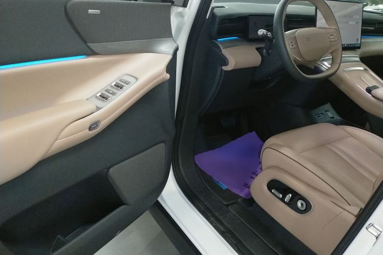 Used XPeng X9 2025 740 Ultra-Long Range Max
