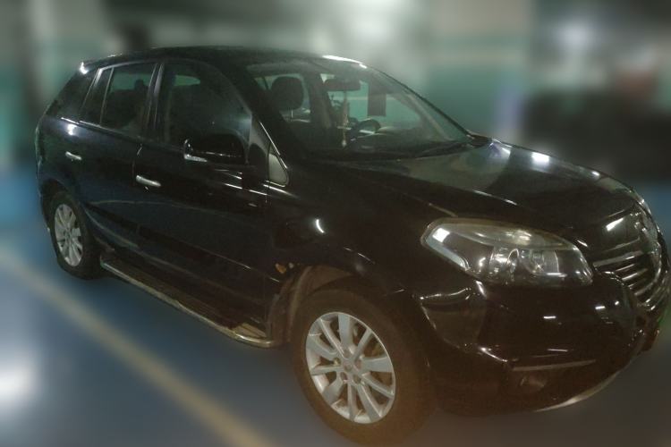 Used Renault Koleos 2014 2.0L Two-Wheel Drive Standard Edition Front Right 45 Deg