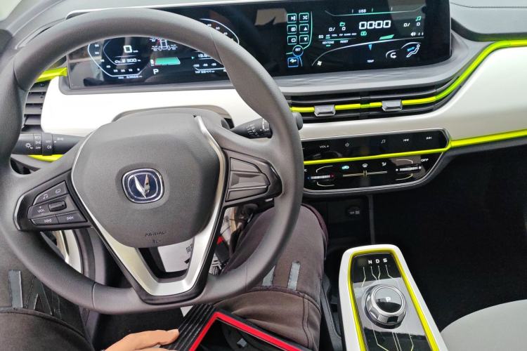 Used CHANGAN OSHAN Benni E-Star 2020 Heart Edition Lithium Iron Phosphate (31.18 kWh) Interior 2