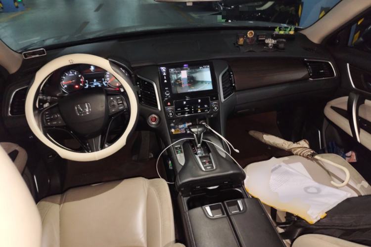 Used Honda Avancier 2017 240TURBO Two-Wheel Drive Luxury Edition Center Console