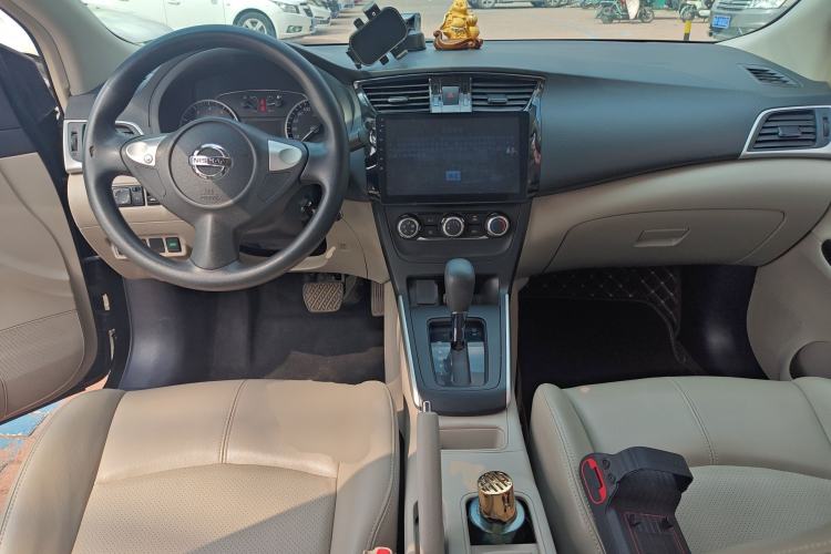 Used Nissan Sylphy 2016 1.6XE CVT Comfort Edition Center Console