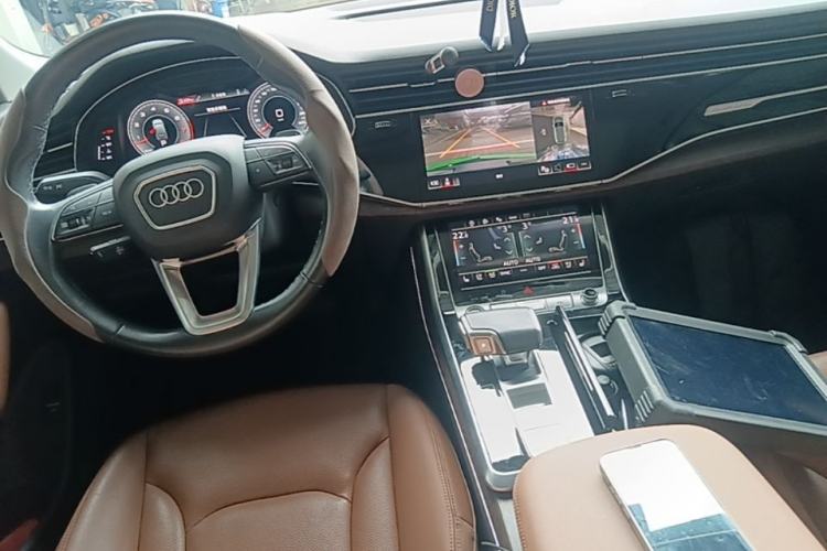 Used Audi Q7 2021 55 TFSI quattro S line Sport model

