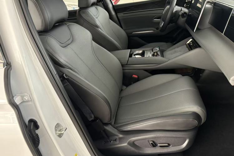 Used BYD Qin L 2025 DM-i Smart Drive 120KM Superior Model