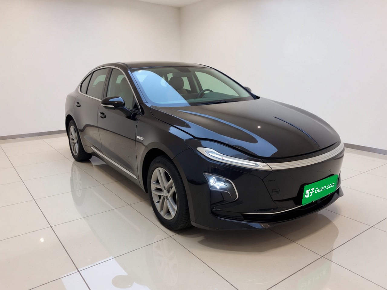 Hongqi E-QM5 2025 500km Range Commuter Version — снимка 3