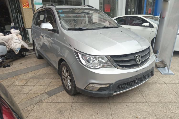 Used Baojun 730 2014 1.5L Manual Luxury Navigation ESP Version 7 Seats Front Right 45 Deg