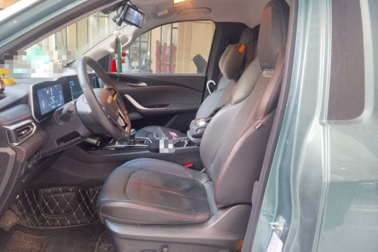 Used SAIC MAXUS T90 RV 2022 2.0T Explorer T90 All-Terrain Green Left Front Seat