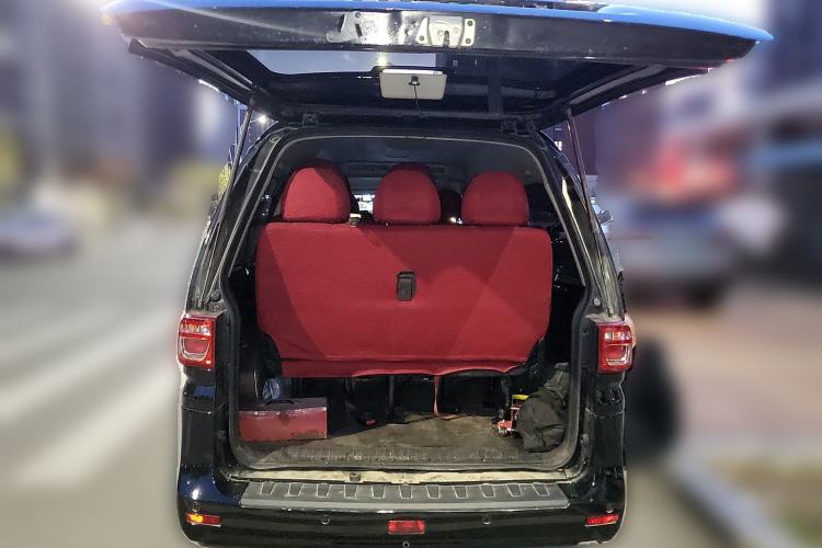 Used FORTHING Lingzhi 2023 M5L 1.6L Comfort 9-Seater Trunk