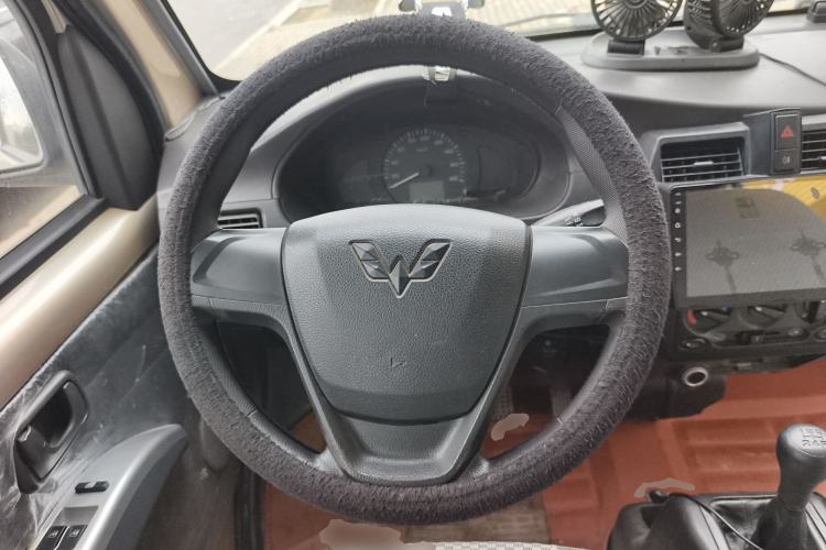 Used Wuling Rongguang 2019 1.5L Extended-Body Van Base Model with 5 Seats Steering Wheel