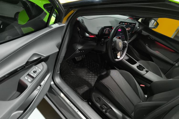 Used Volkswagen ID.UNYX 2025 Pure Model