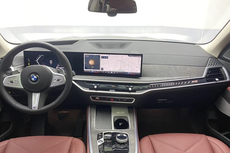 Used BMW X5 2023 xDrive 30Li Luxury M Sport Package