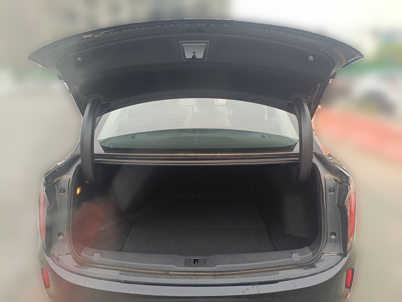 Hongqi E-QM5 2025 610 km PLUS — снимка 19