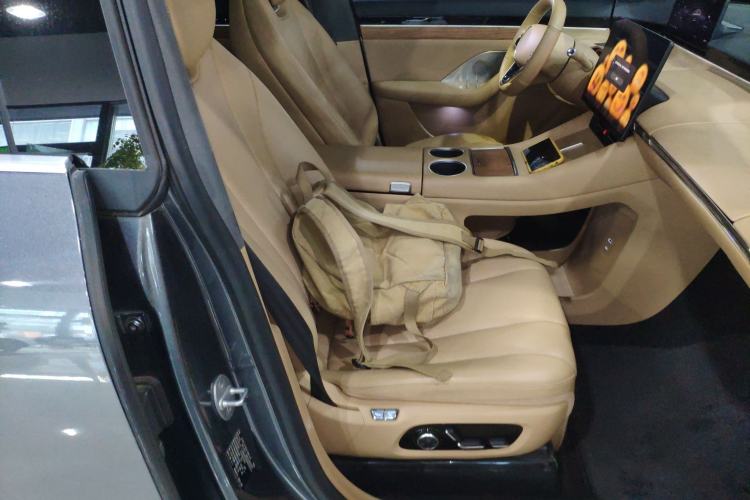 Used Hima Luxeed R7 2024 All-Electric 667 km Max