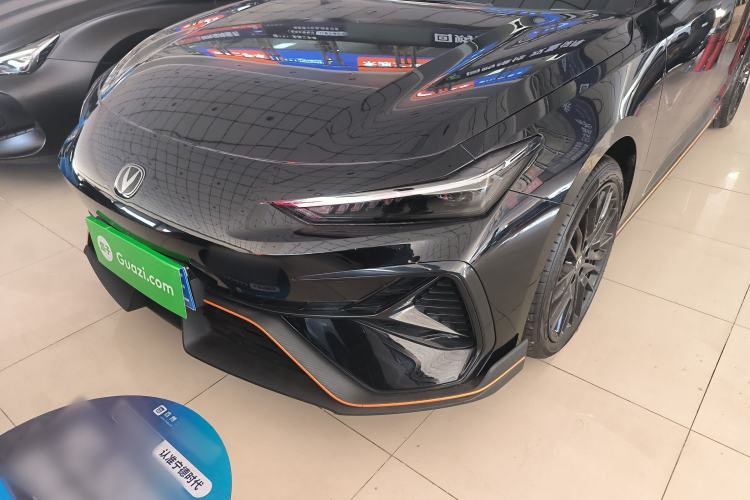 Used CHANGAN UNI-V 2025 Model Third-Generation 2.0T Dynamic Edition
