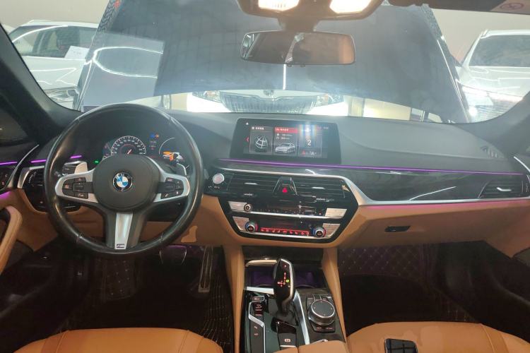 Used BMW 5 Series 2019 Restyled 530Li Luxury Edition M Sport Package Center Console