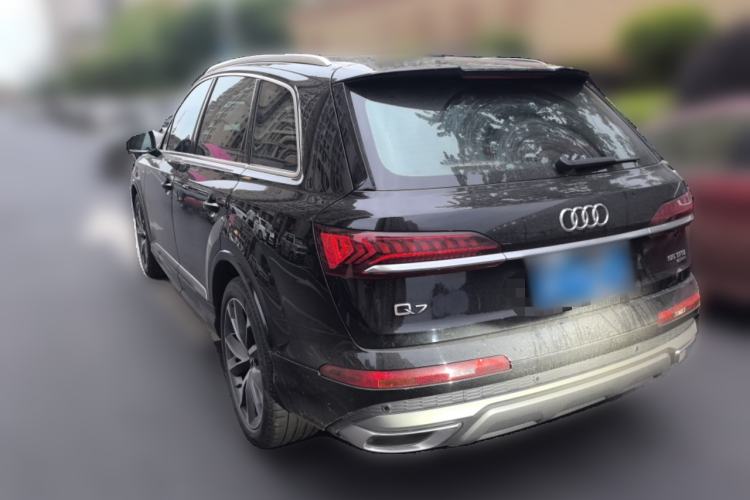 Used Audi Q7 2022 55 TFSI quattro S line Sport model