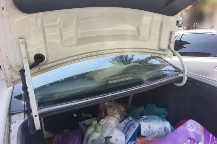 Used Volkswagen Lavida 2015 1.6L Automatic Comfort Edition Trunk