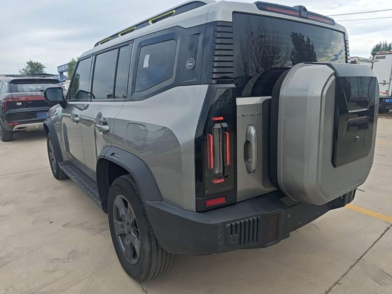 Used JETOUR Traveler 2023 1.5T Two-Wheel Drive Discovery PRO — 4