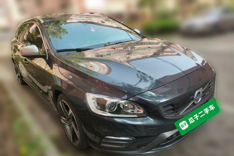 Used Volvo V60 2014 T5 Personalized Sport Edition Front Right 45 Deg