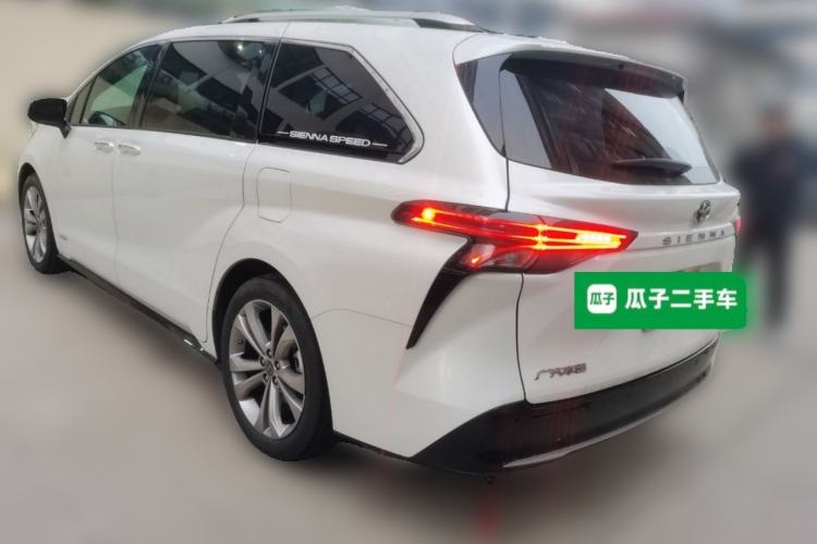 Used Toyota SIENNA 2021 2.5L Hybrid Premium Edition