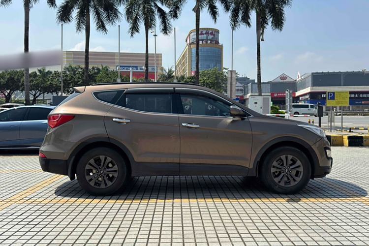 Used Hyundai Santa Fe 2013 2.4L Automatic Two-Wheel Drive Smart Version