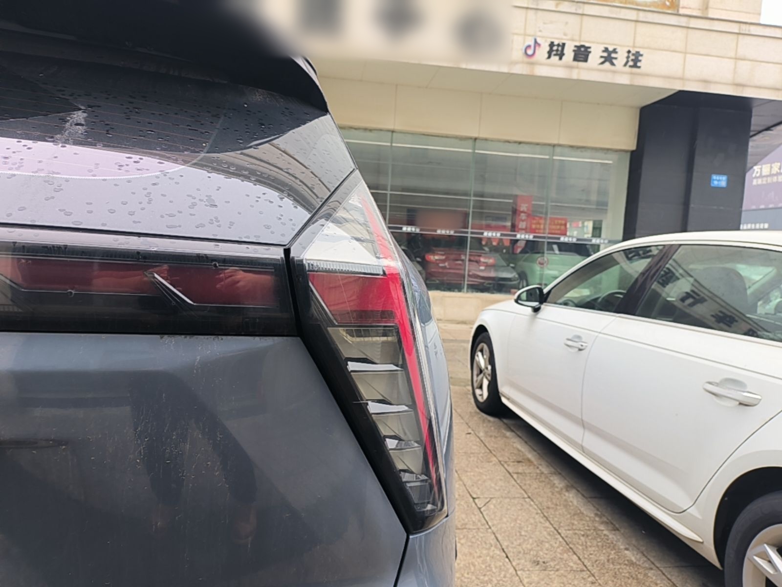 Geely Auto FX11 2023 2.0TD DCT Prestige Edition — снимка 9