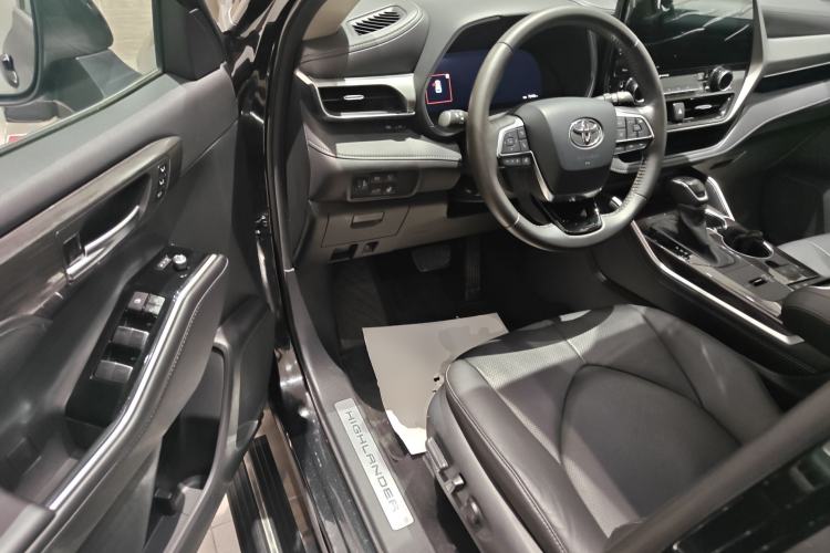 Used Toyota Highlander 2022 Dual-Engine 2.5L Four-Wheel Drive Prestige Version 7 Seats
