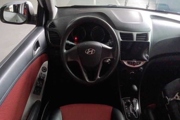Used Hyundai Verna Ray 2014 1.4L Automatic GLX Steering Wheel