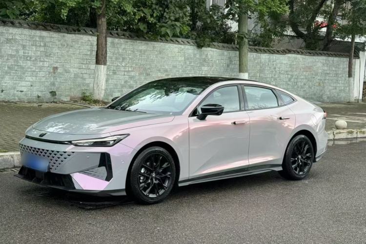 Used CHANGAN UNI-V 2024 1.5T Smart Navigation Version Front Left 45 Deg