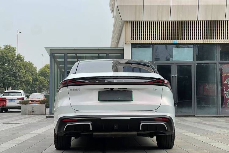 Used Geely Galaxy L6 2023 125km Starship