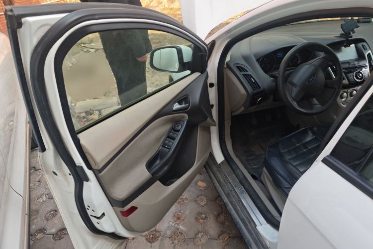 Used Ford Focus 2012 Sedan 1.6L Manual Comfort Model