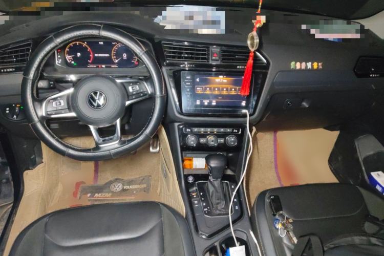 Used Volkswagen Tiguan L 2021 330TSI Automatic Two-Wheel Drive R-Line Enhanced Edition Center Console