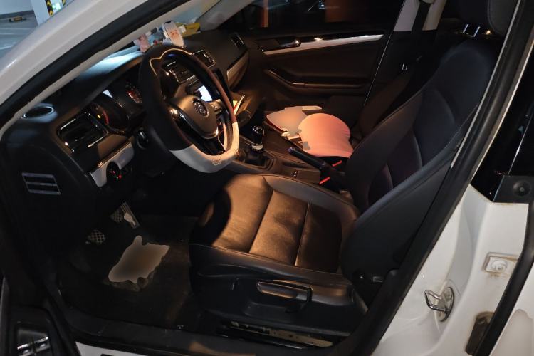 Used Volkswagen Sagitar 2017 1.6L Manual Comfort Model