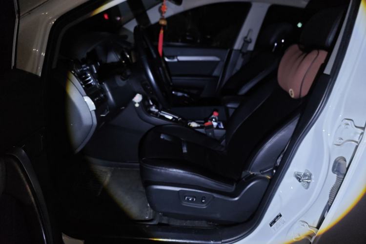 Used Chevrolet Captiva 2011 2.4 AT 7-Seater Luxury Edition
