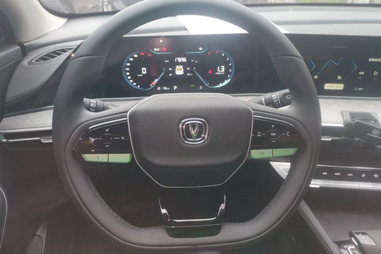 Used CHANGAN Eado 2024 PLUS Blue Whale NE 1.4T GDI DCT High-Energy Edition Steering Wheel