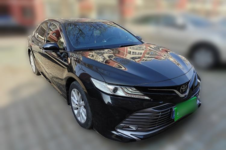 Used Toyota Camry 2018 2.0G Luxury Edition Front Right 45 Deg