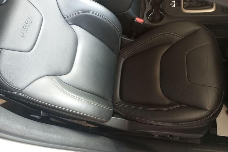 Used Jeep Cherokee 2017 2.0L Superior Edition
