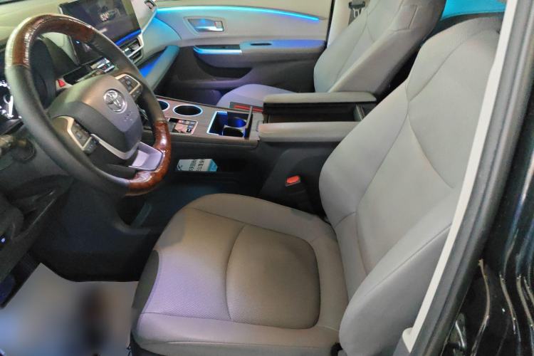 Used Toyota Granvia 2022 2.5L Hybrid Premium Edition