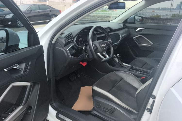 Used Audi Q3 2020 35 TFSI Fashion Dynamic Model Driver Seat