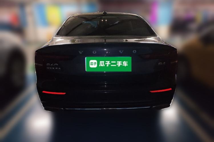 Used Volvo S60 2022 B4 Zhiyuan Luxury Edition