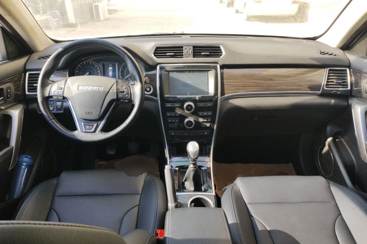 Used Haval H2 2016 Red Label 1.5T Manual Two-Wheel Drive Elite Model
