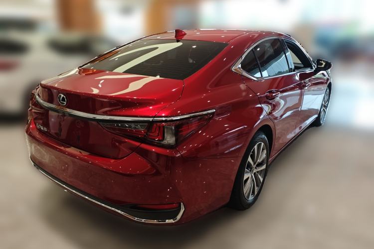 Used Lexus ES 2020 200 Luxury Edition Rear Right 45 Deg