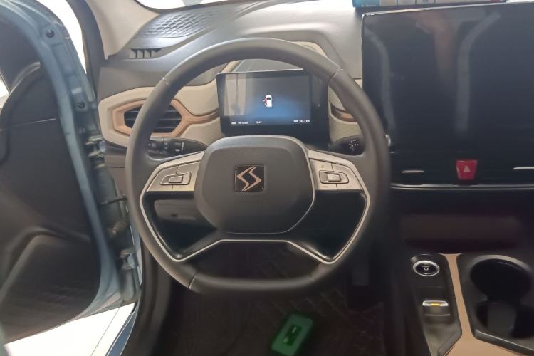 Used SOL E10X 2023 Anniversary Edition 301km Starry Sky 45kW Steering Wheel