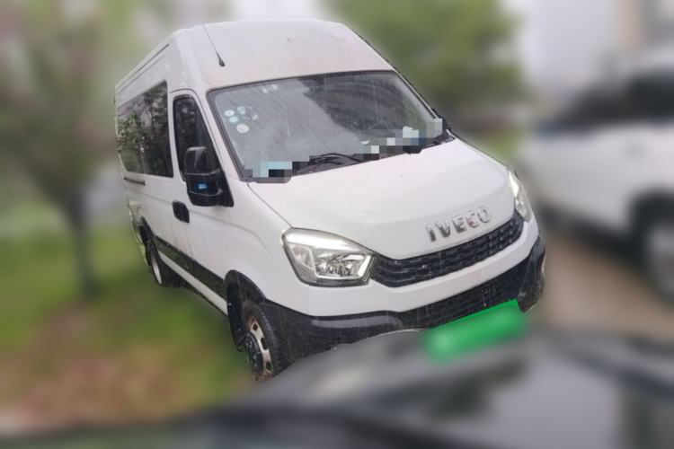 Used Iveco Eurocargo 2021 2.0T Manual Super-Rui Short Wheelbase Low-Roof Side-Hinged Door F1A Front Right 45 Deg