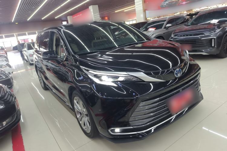 Used Toyota Sienna 2023 2.5L Hybrid Deluxe Edition