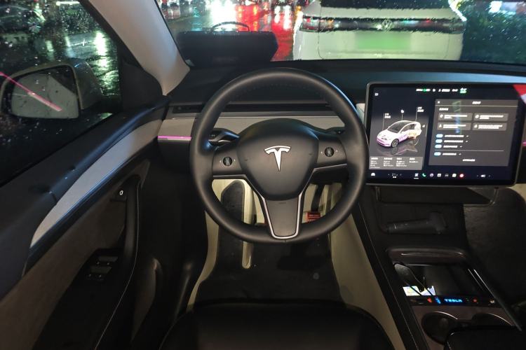 Used Tesla Model Y 2023 Rear-Wheel-Drive Version
