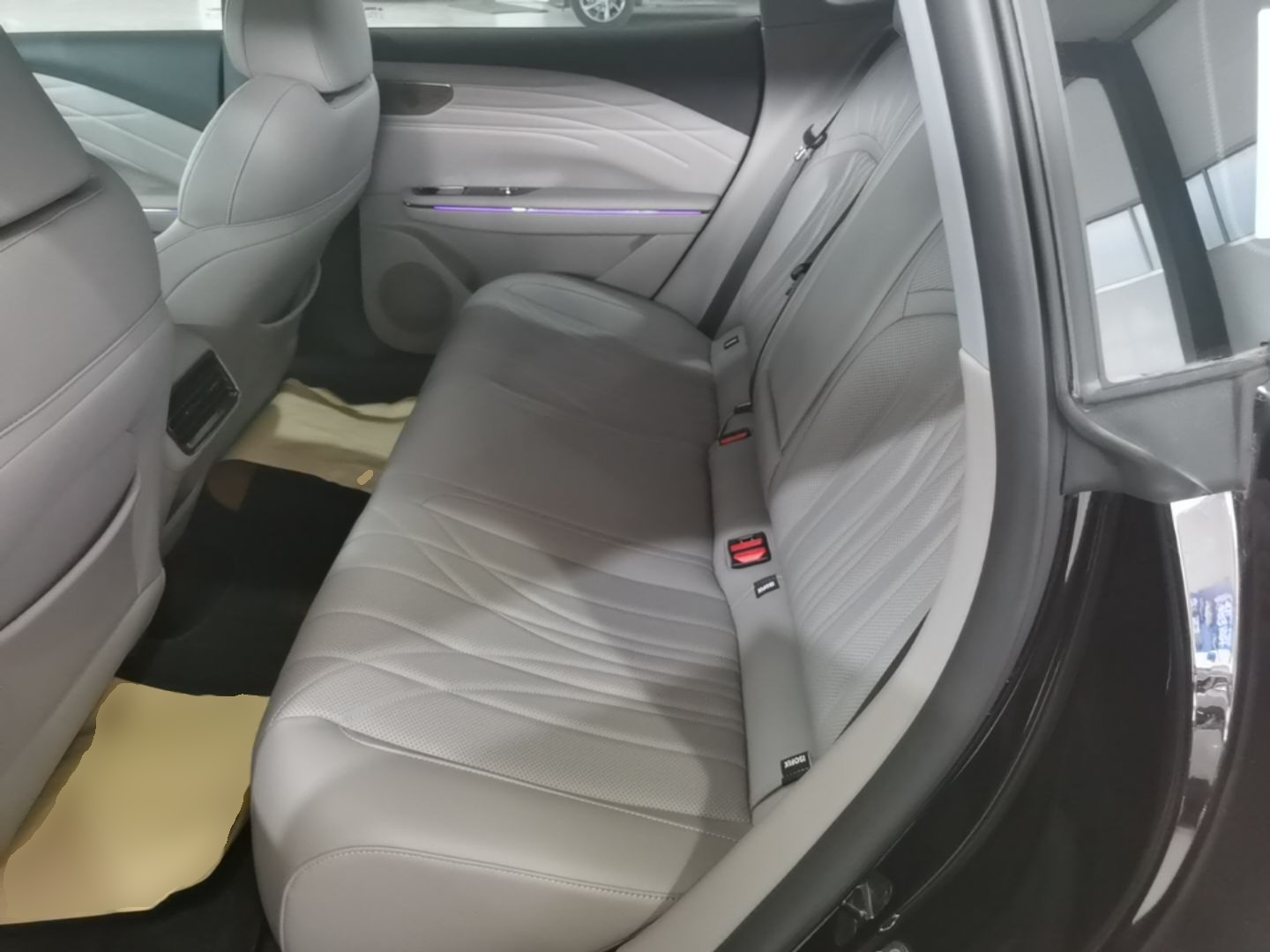 Geely Galaxy 8 2026 Model 225km EM-i Long-Range Ocean Edition — снимка 20
