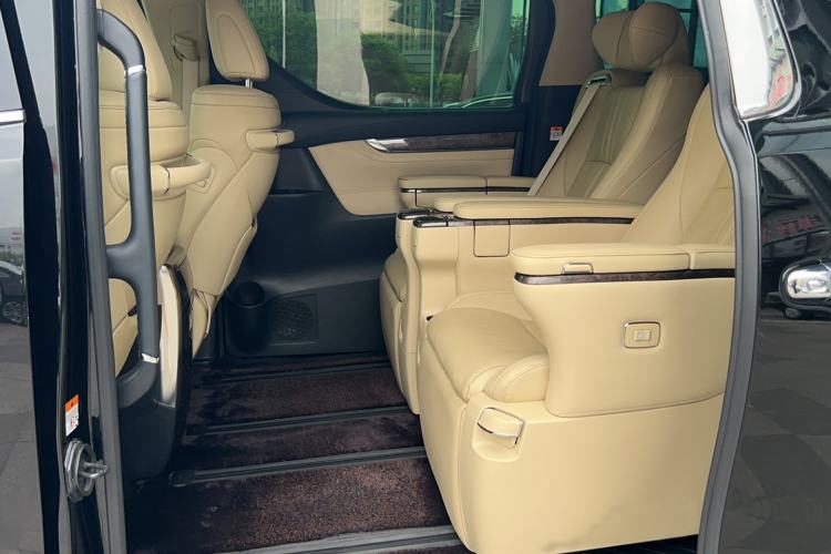 Used Toyota Alphard 2021 Dual-Engine 2.5L Prestige Edition Interior 2